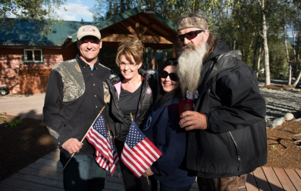 Duck Dynasty's Robertson Family With Sarah Palin Photo 