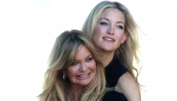 Kate Hudson and Mom Goldie Hawn Photo
