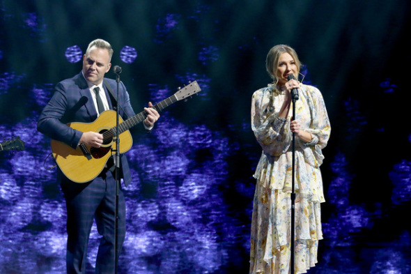 Host Matthew West performing "Truth Be Told" with Carly Pearce (photo by Terry Wyatt/Getty Images for K-LOVE Fan Awards)