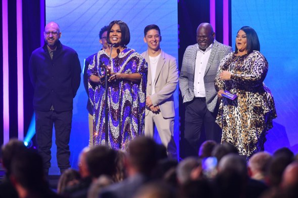 CeCe Winans wins Artist of the Year at Dove Awards