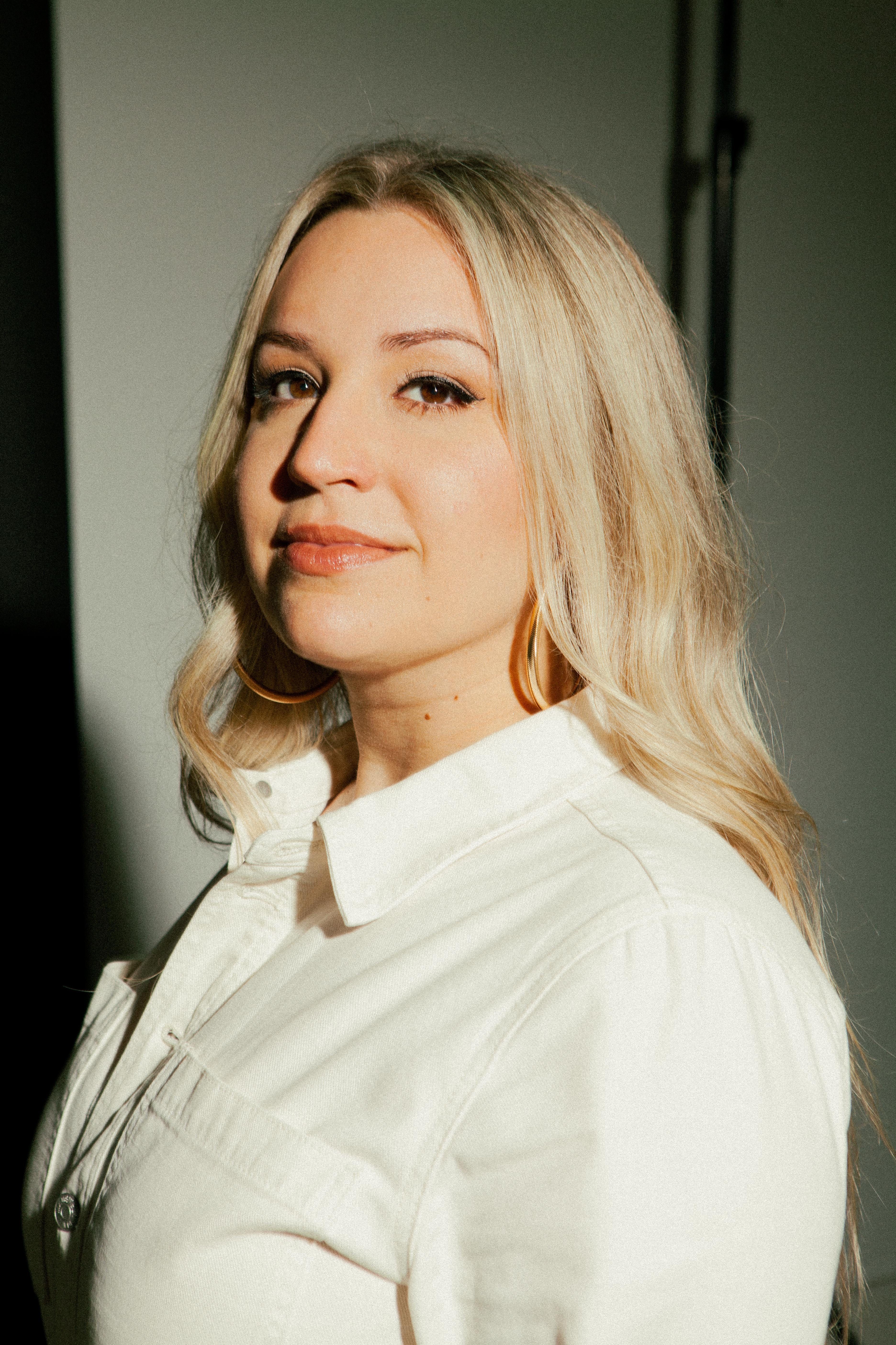 Music News | Worship leader Skye Reedy releases a new song "Crown Him," from u - Vimarsana News